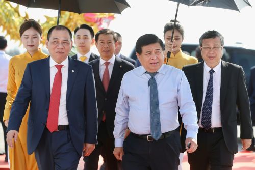 Vingroup của tỷ phú Phạm Nhật Vượng sẽ khởi công đồng loạt 4 siêu dự án trong vòng chưa đầy 20 ngày nữa
