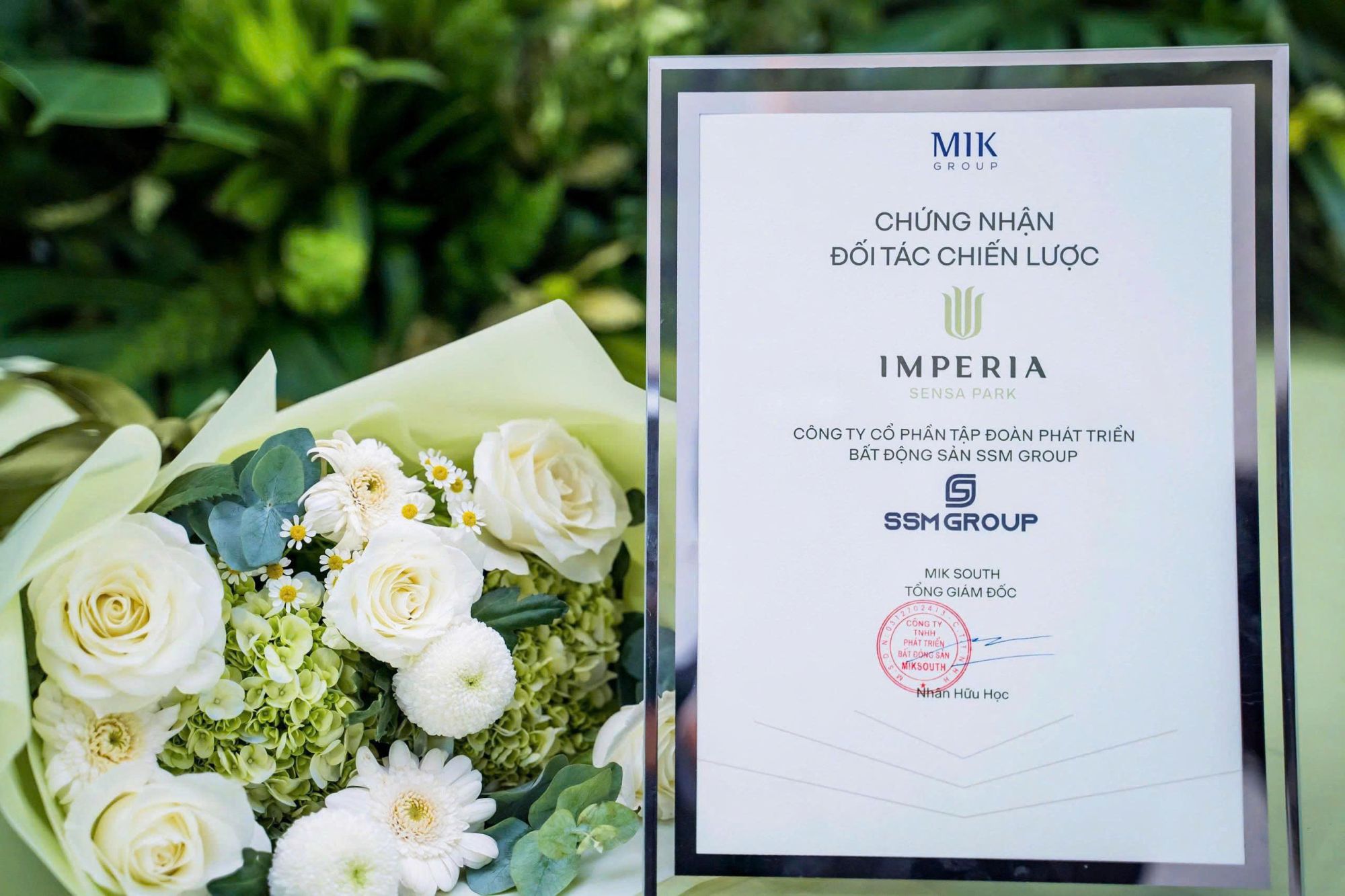 Đội ngũ SSM Group đồng hành cùng khách hàng trong quá trình tìm hiểu sản phẩm Imperia Sensa Park